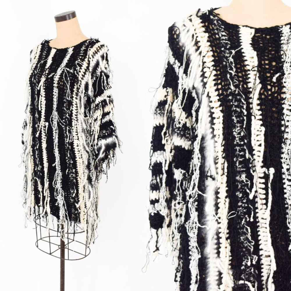 Vintage 1980s Black & White Tunic Sweater
